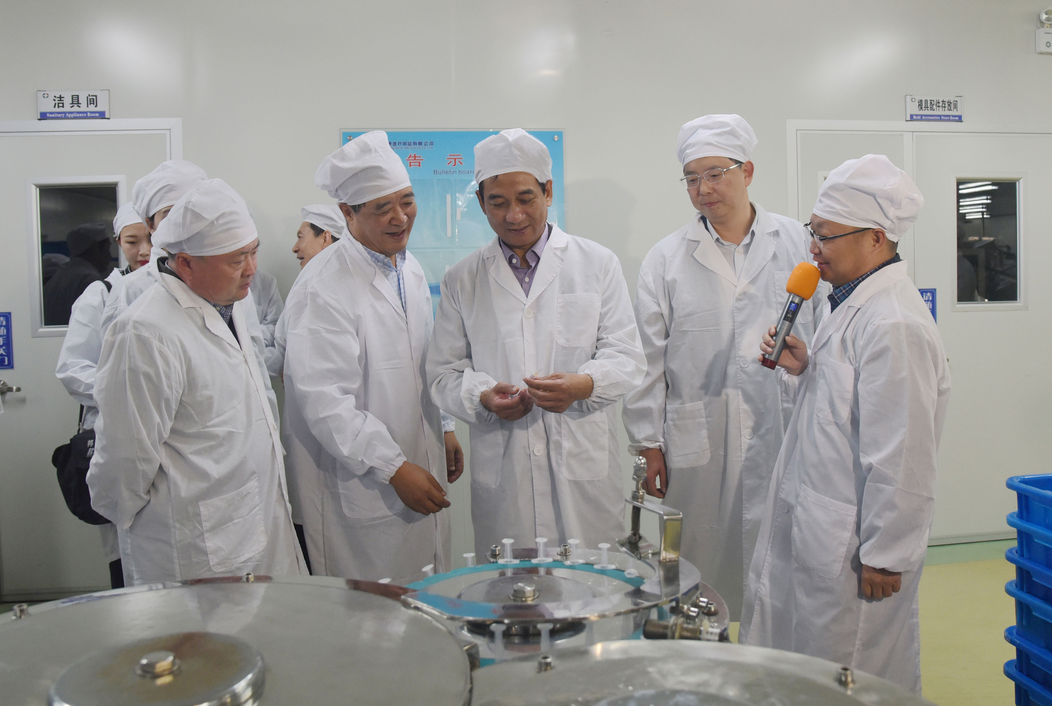 滁州大學(xué)黨委書記陳潤一行來安徽天康集團調(diào)研。