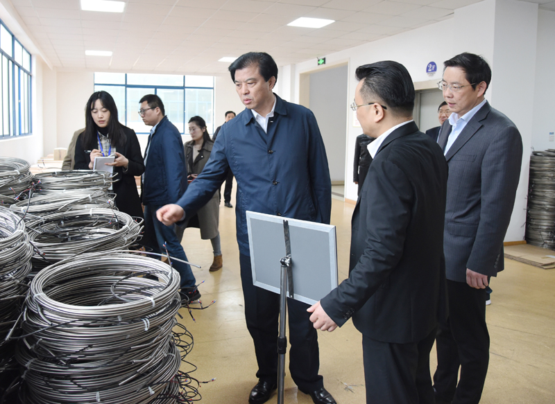 安徽省委常委、省委秘書(shū)長(zhǎng)、統(tǒng)戰(zhàn)部長(zhǎng)陶明倫一行來(lái)安徽天康集團(tuán)調(diào)研工作。